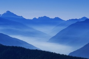 世界乒坛明星教练授课与教材发布会举行，乒乓球世界冠军教练
